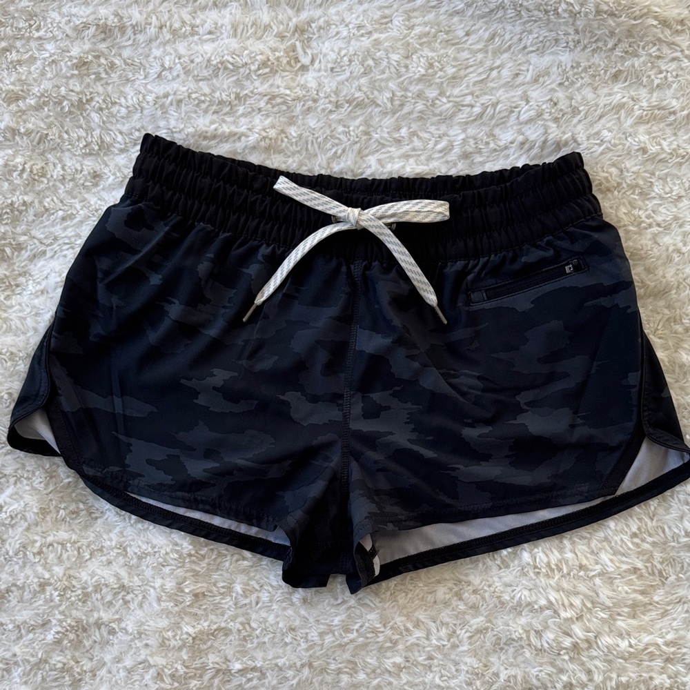 Vuori Clementine Black Camouflage Shorts - Picture 3 of 4